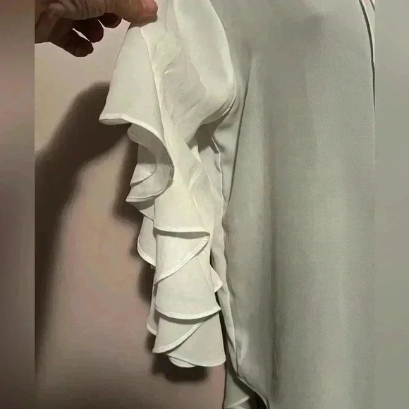 VINCE CAMUTO Split Neck Ruffle Butterfly Sleeve Blouse Women's M White Pleated - Picture 2 of 5